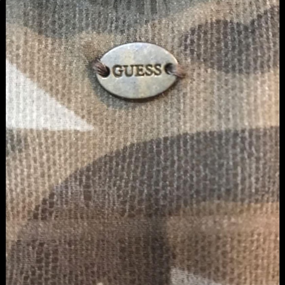 Guess Camouflage Blouse - Picture 3 of 4